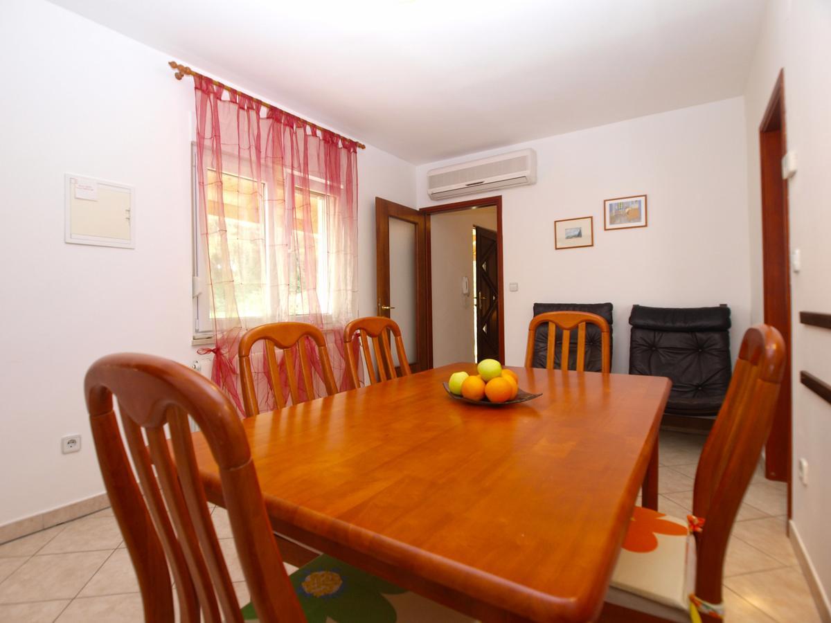 Apartment Alma 1600 Pula Exterior photo